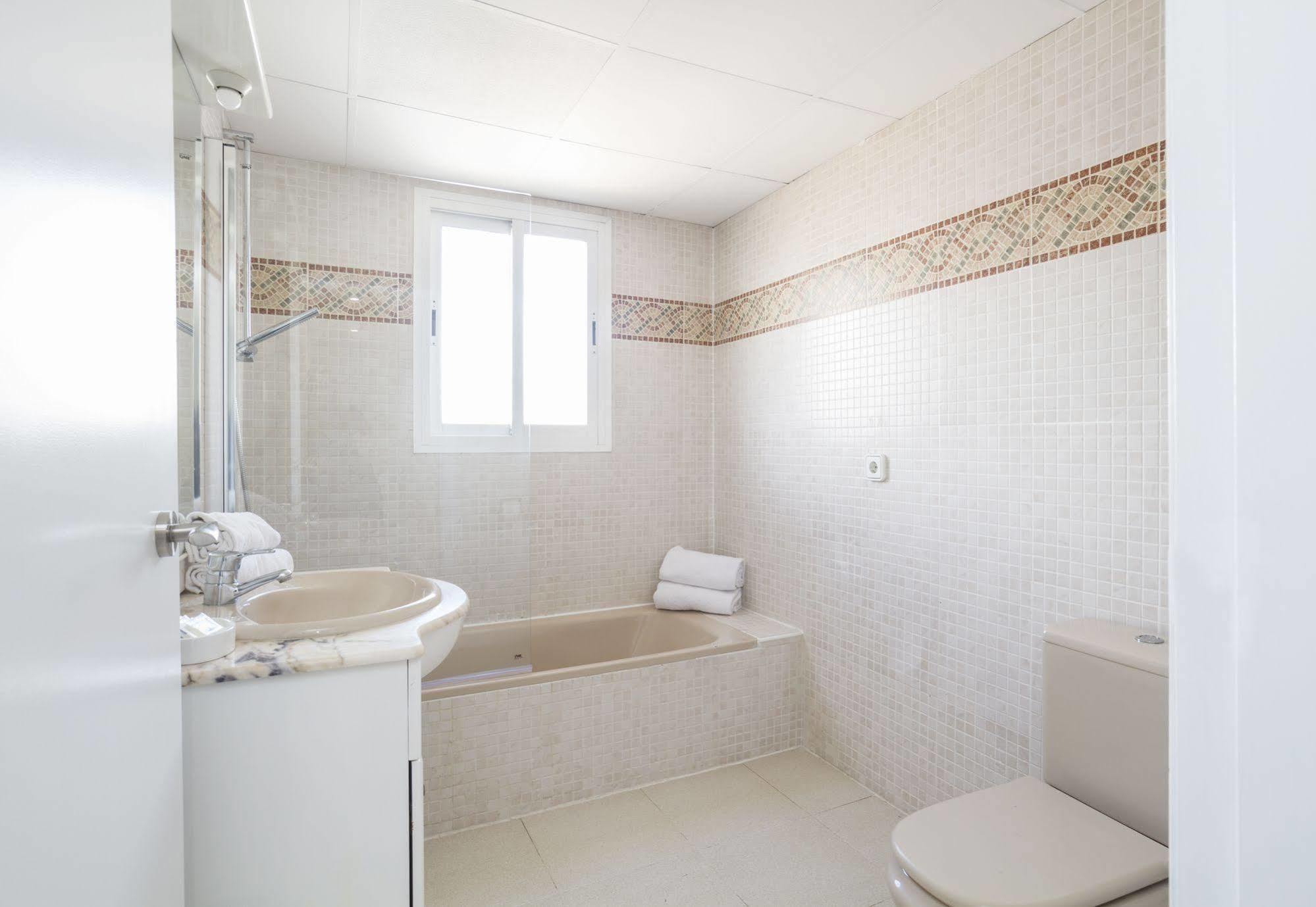 Apartamentos Intersalou Priorat Exteriör bild