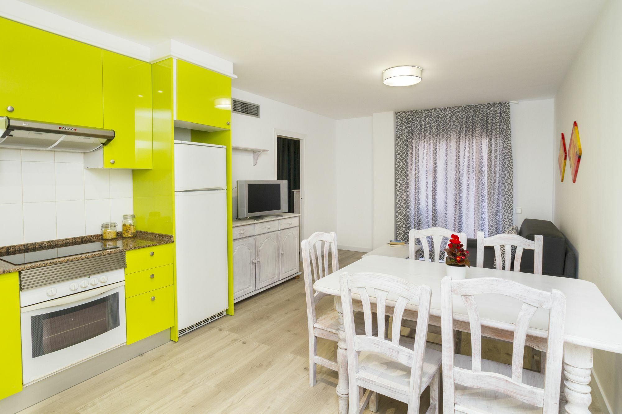 Apartamentos Intersalou Priorat Exteriör bild